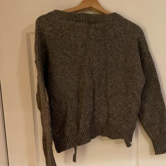 Zara Knit Medium Wool Sweater - Picture 4 of 4
